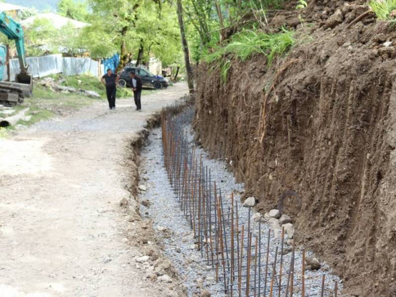 ცაგერის მუნიციპალიტეტში მიმდინარეობს სოფელ ზედა და ქვედა ლუხვანოს საავტომობილო გზის...